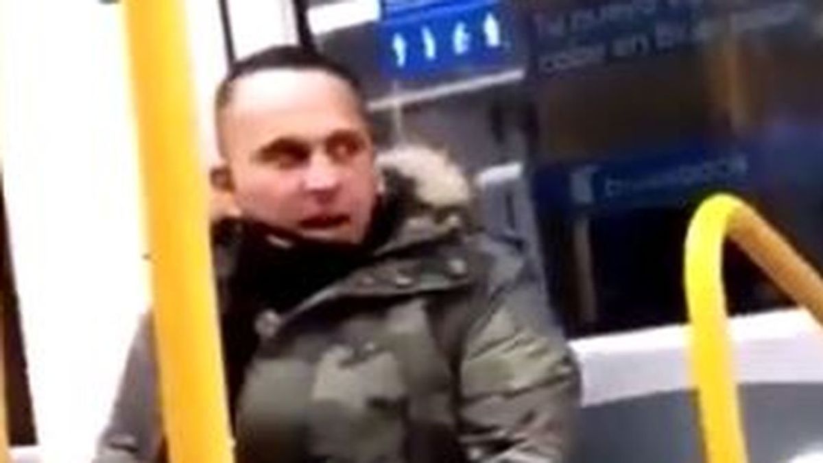 Investigan una agresión racista en el Metro de Madrid: ¡si alguno tiene algo que decir que lo diga ahora, que lo cojo y lo reviento!" Investigan una agresión racista en el Metro de Madrid: ¡si alguno tiene algo que decir que lo diga ahora, que lo cojo y lo reviento!"