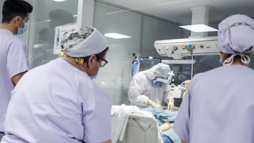 La Comunidad Valenciana bate de nuevo récord de contagios con 4.557 nuevos casos en 24 horas La Comunidad Valenciana bate de nuevo récord de contagios con 4.557 nuevos casos en 24 horas