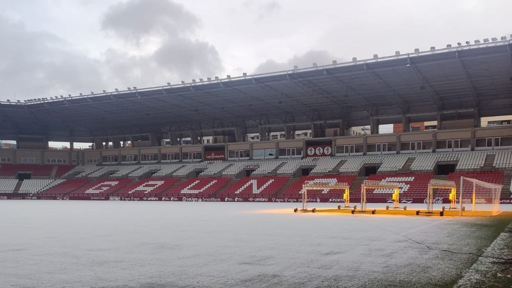 El temporal de nieve amenaza al fútbol: varios partidos de Liga, en riesgo de aplazamiento El temporal de nieve amenaza al fútbol: varios partidos de Liga, en riesgo de aplazamiento
