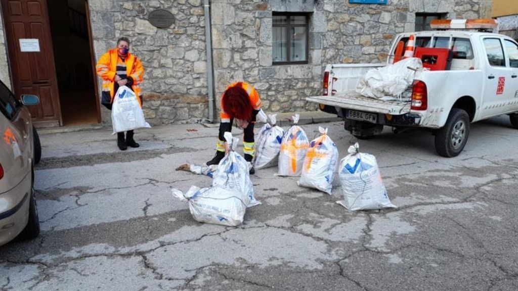 Ayuda para Hilario, cuya casa está sepultada por la nieve