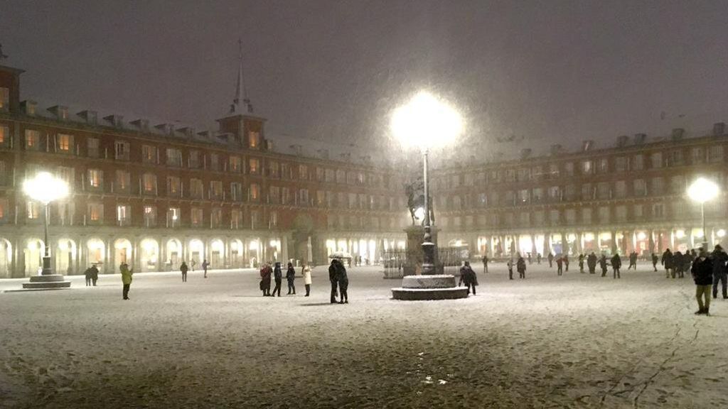 Filomena deja nevadas históricas que obligan a cortar carreteras y supender trenes en todo el país Filomena deja nevadas históricas que obligan a cortar carreteras y supender trenes en todo el país