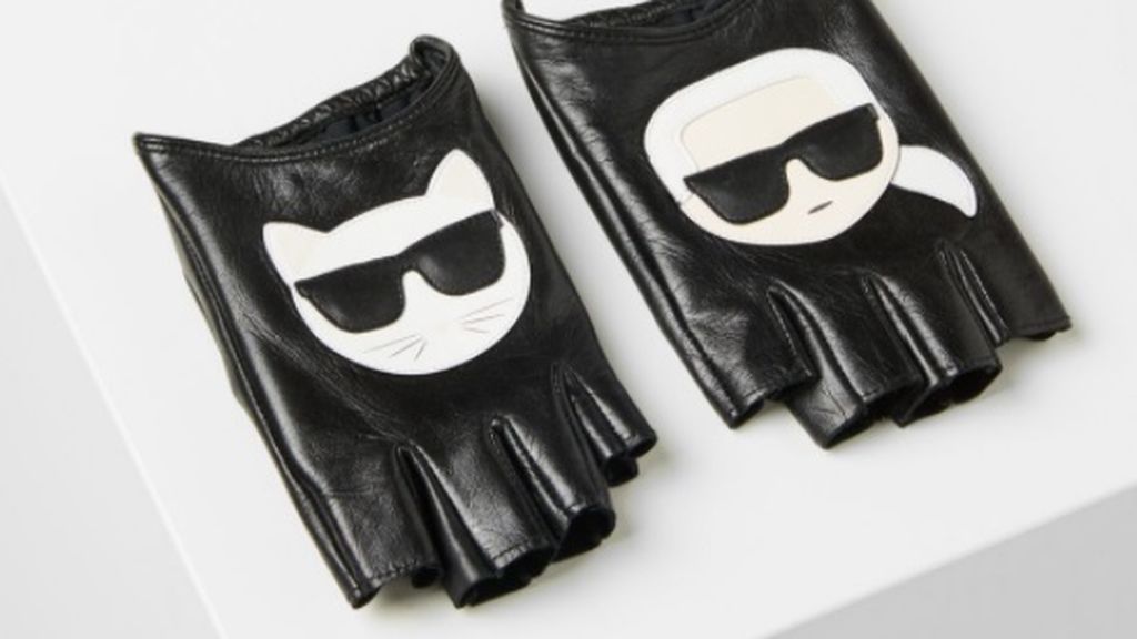 También, Karl Lagerfeld ha relanzado sus icónicos guantes de piel.