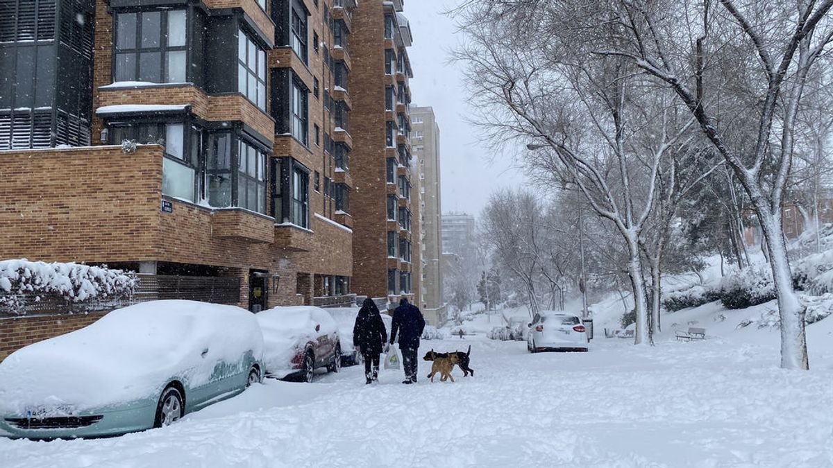 El Ayuntamiento de Madrid ofrece sal a las comunidades de vecinos de forma gratuita