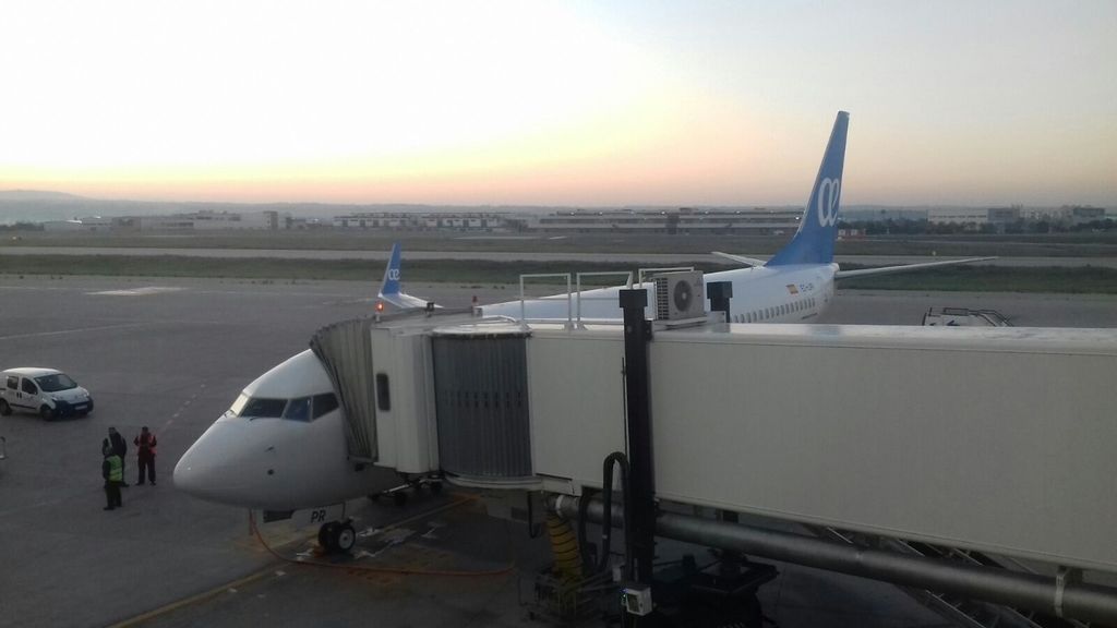 Avión en aeropuerto