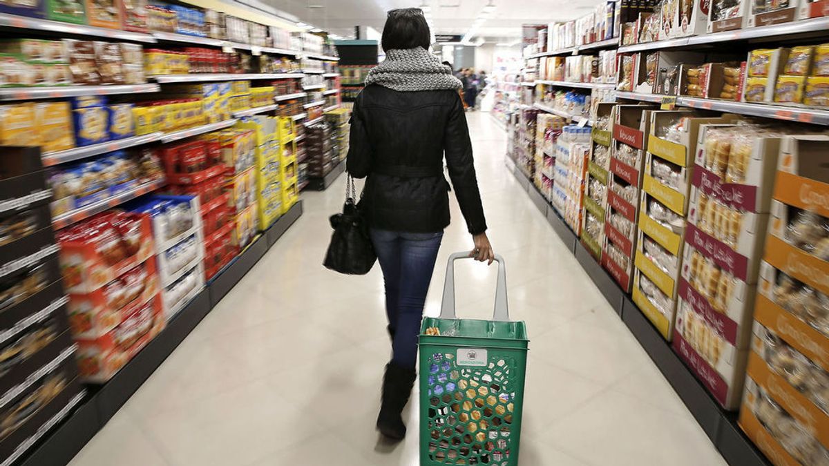 Vuelve la obsesión por el papel higiénico: largas colas en los supermercados de Madrid