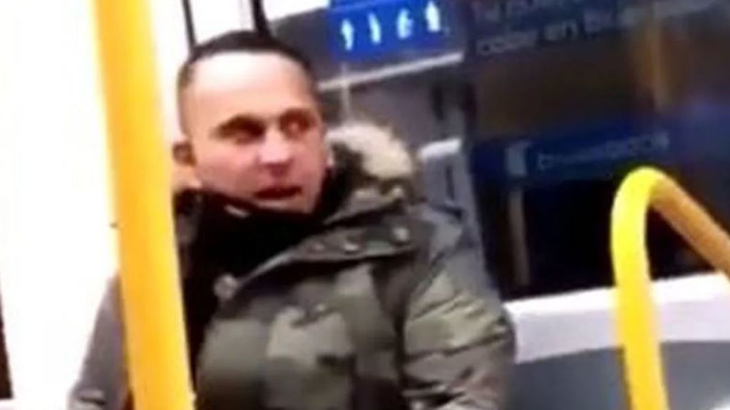 Se entrega a la Policía el hombre que profirió insultos racistas a una mujer en el Metro de Madrid
