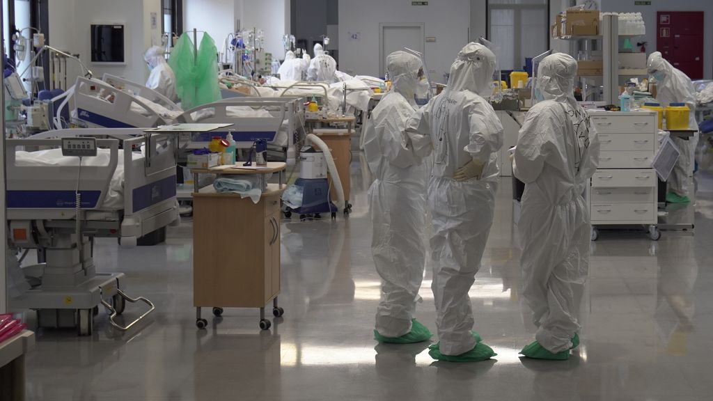Los hospitalizados por covid suben en más de 5.000 desde Nochevieja Los hospitalizados por covid suben en más de 5.000 desde Nochevieja