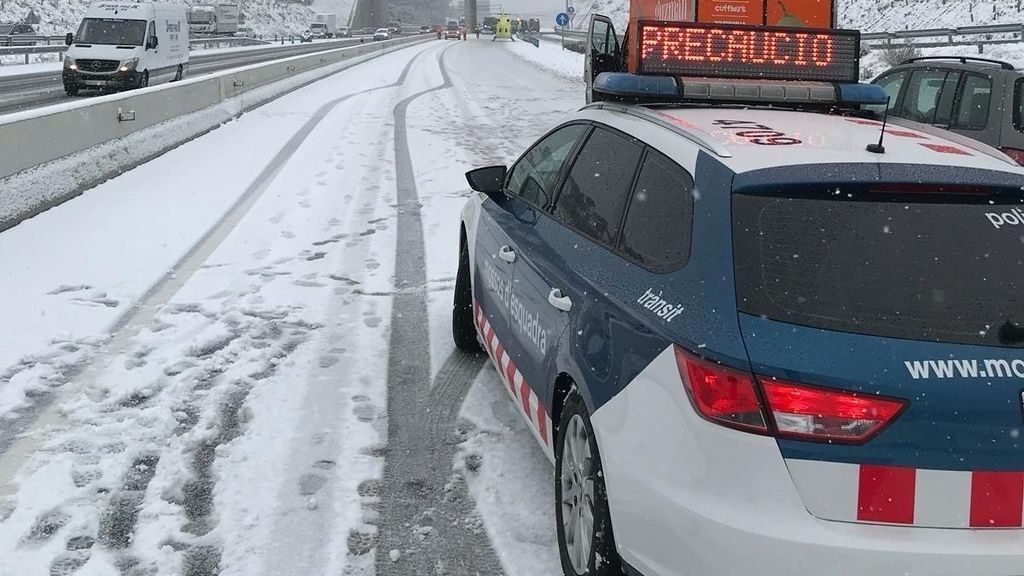 Muere un conductor atrapado por la nieve en Lleida Muere un conductor atrapado por la nieve en Lleida