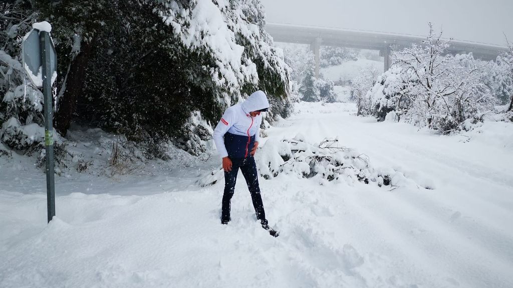 Un trabajador en ERTE anda dos horas en medio de la nieve para poder servir comidas a los atrapados por el temporal Un trabajador en ERTE anda dos horas en medio de la nieve para poder servir comidas a los atrapados por el temporal