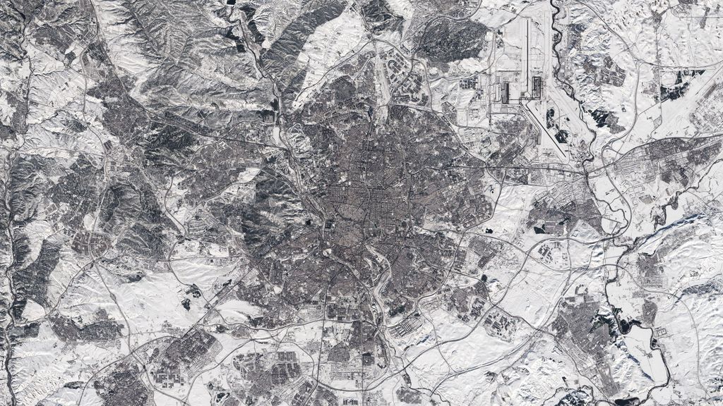 Madrid, a vista de satélite: en blanco y negro por Filomena Madrid, a vista de satélite: en blanco y negro por Filomena
