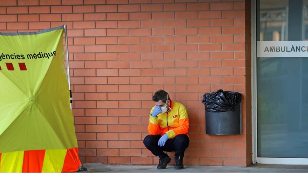 Casi la mitad de los sanitarios, en riesgo de trastorno mental tras la primera ola y un 3,5%, con ideas suicidas Casi la mitad de los sanitarios, en riesgo de trastorno mental tras la primera ola y un 3,5%, con ideas suicidas