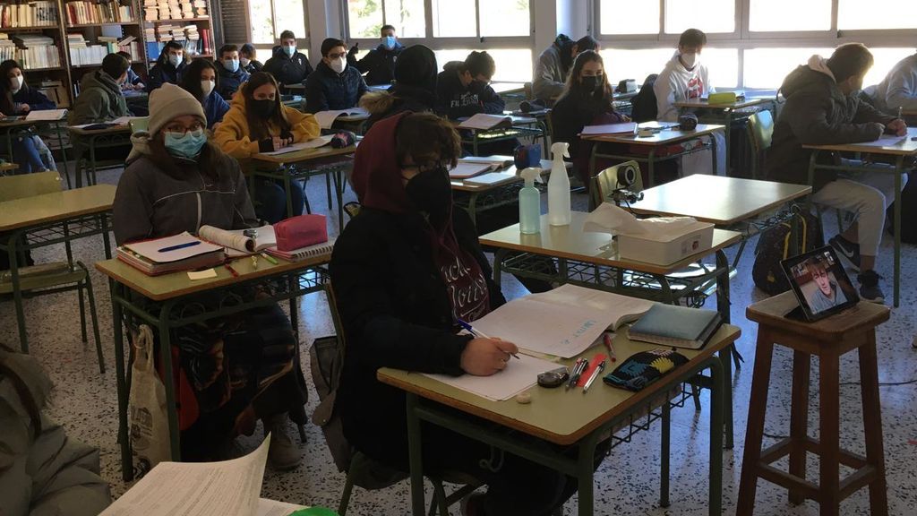 Alumnos abrigados instituto Alcoi