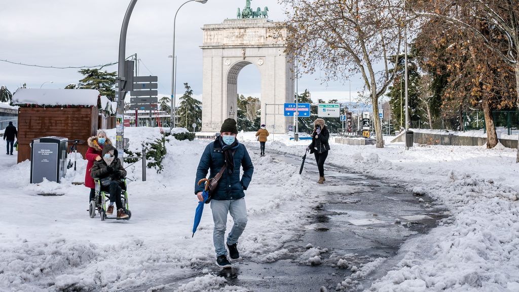 Filomena deja un vendaval de traumatismos: consejos para caminar por la nieve y no caer en el intento