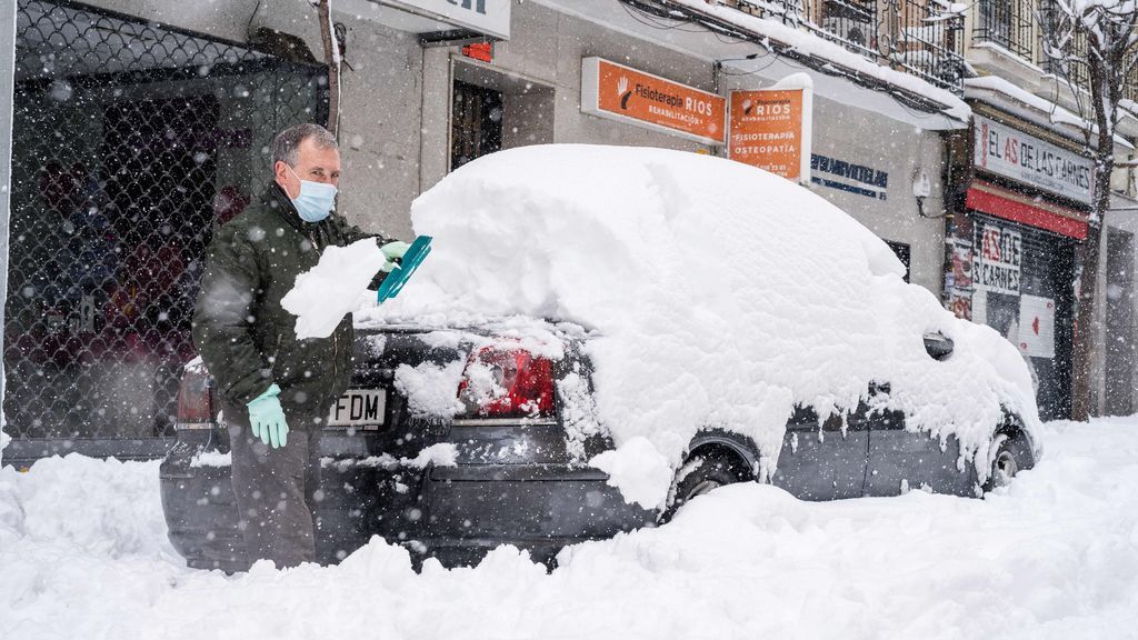 ¿Tuviste que dejar tu coche en la carretera por la nevada? Te lo recogen de manera gratuita