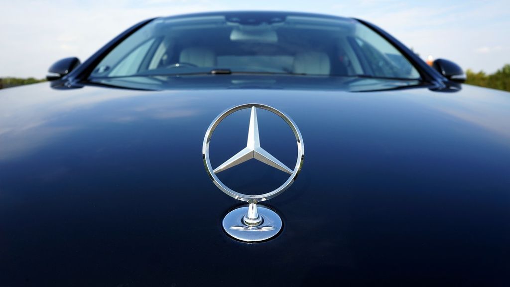 ¿Sabes qué significa el logo de Mercedes? Esta es su evolución desde su creación