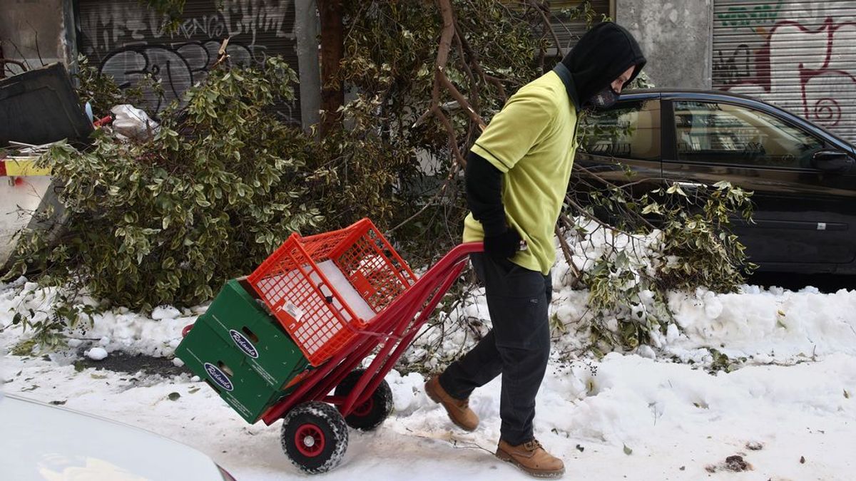 Madrid se queda sin repartidores por el hielo en las calles Madrid se queda sin repartidores por el hielo en las calles