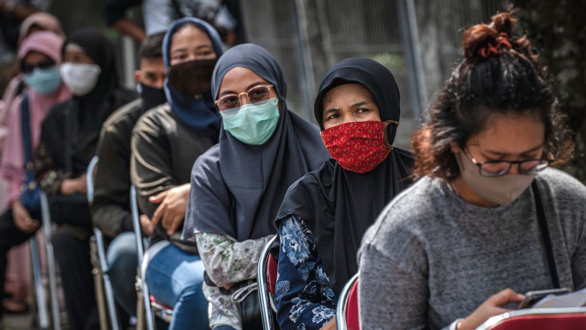 Los jóvenes primero: cuatro razones por las que los ancianos serán los últimos en vacunarse en Indonesia