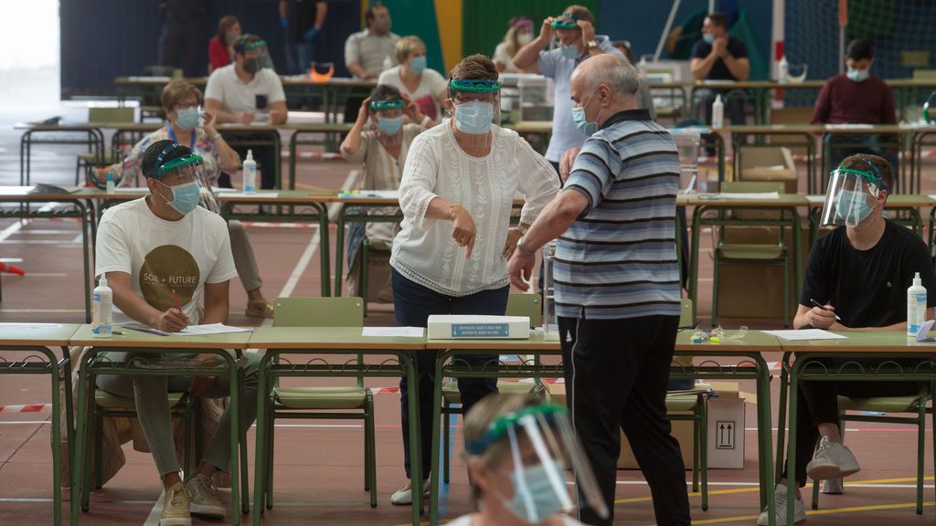 Hasta 216.000 electores estarán infectados o serán contactos estrechos el 14-F Hasta 216.000 electores estarán infectados o serán contactos estrechos el 14-F