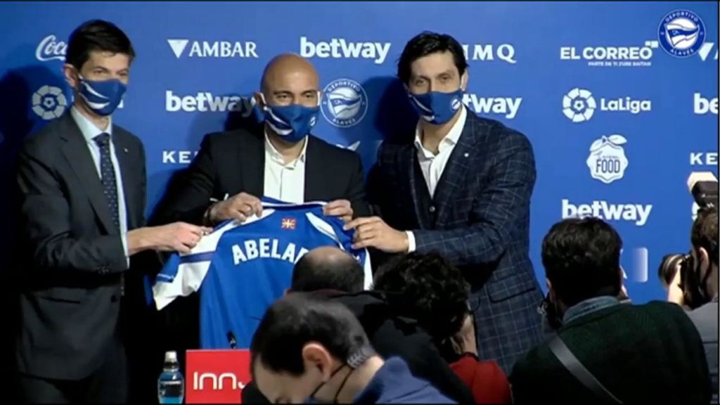 Abelardo regresa al banquillo del Alavés.