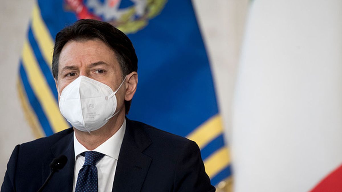 Conte trata de resolver la crisis de Gobierno sin tener que dimitir Conte trata de resolver la crisis de Gobierno sin tener que dimitir