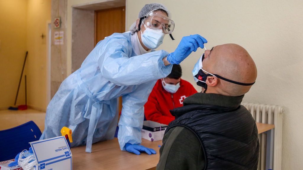 Madrid relaja sus propios límites para confinar zonas en pleno ascenso de contagios Madrid relaja sus propios límites para confinar zonas en pleno ascenso de contagios