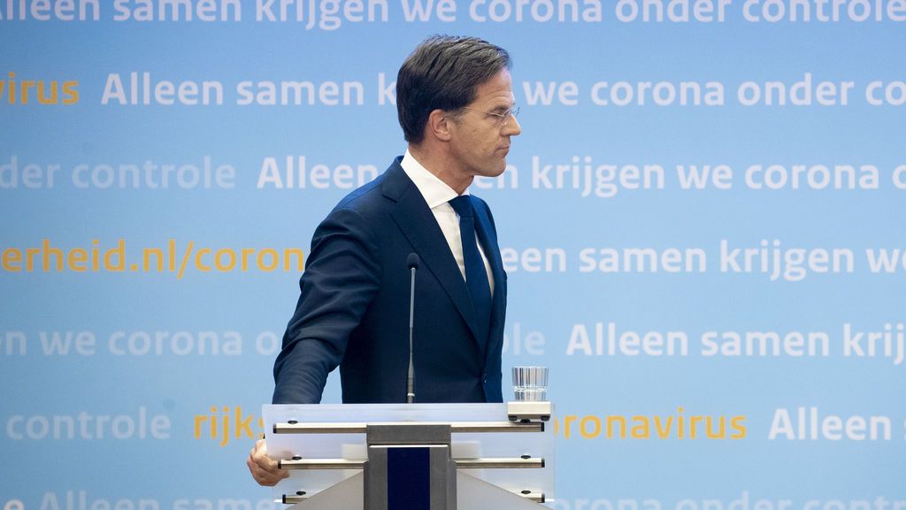 El Gobierno holandés de Mark Rutte dimite en bloque por el escándalo de las ayudas a niños El Gobierno holandés de Mark Rutte dimite en bloque por el escándalo de las ayudas a niños