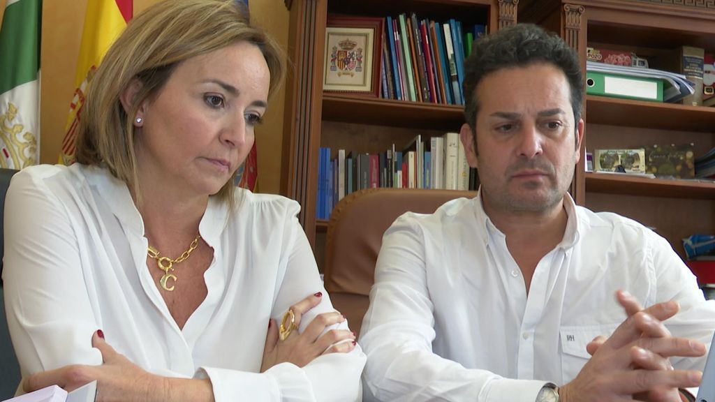 Alcaldes, jefes de policía y familiares, el perfil de los que "han aprovechado" la dosis sobrante de las vacunas Alcaldes, jefes de policía y familiares, el perfil de los que "han aprovechado" la dosis sobrante de las vacunas