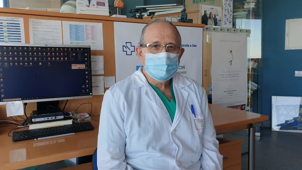 David Freire, jefe de la UCI en el hospital de A Coruña: “La situación es crítica, incluso peor que en marzo” David Freire, jefe de la UCI en el hospital de A Coruña: “La situación es crítica, incluso peor que en marzo”