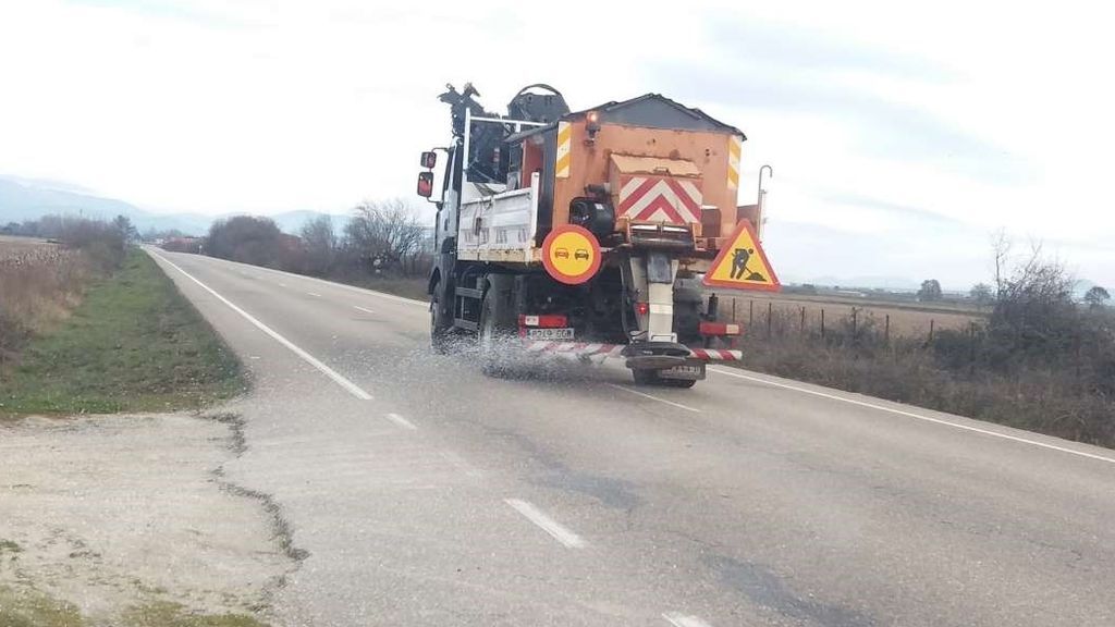 350 carreteras siguen con problemas por la nieve y el hielo de Filomena 350 carreteras siguen con problemas por la nieve y el hielo de Filomena