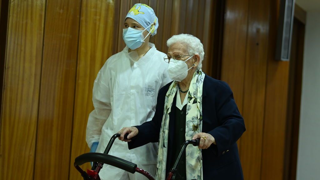 La segunda dosis de Araceli: a siete días de la inmunidad total y en plena tercera ola La segunda dosis de Araceli: a siete días de la inmunidad total y en plena tercera ola