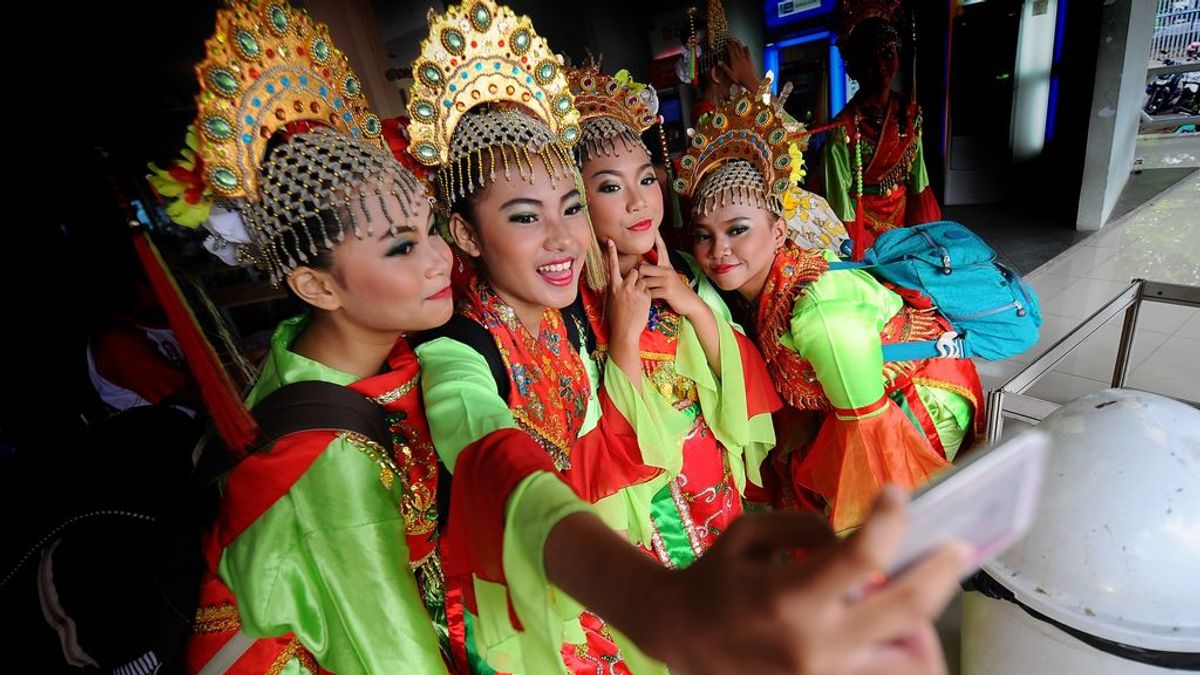Indonesia coloca a los 'influencers' entre las prioridades para recibir la vacuna de coronavirus Indonesia coloca a los 'influencers' entre las prioridades para recibir la vacuna de coronavirus