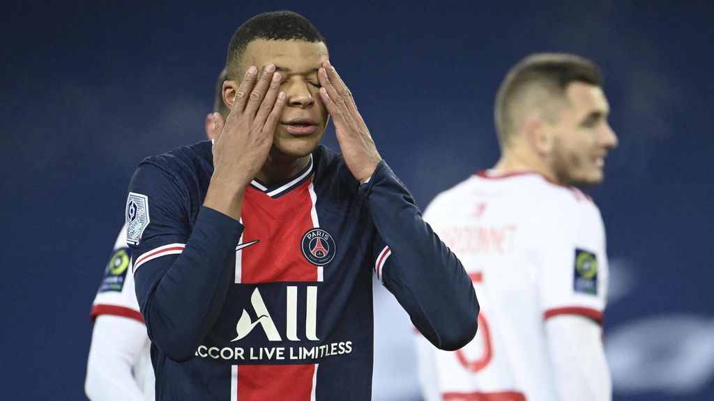 El Real Madrid se frota las manos con las críticas a Mbappé y ya piensa en una devaluación en el mercado El Real Madrid se frota las manos con las críticas a Mbappé y ya piensa en una devaluación en el mercado