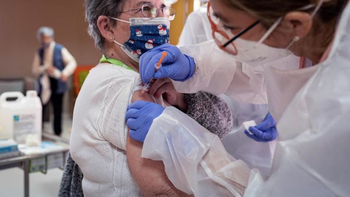 Madrid reconoce que no podrá cumplir el objetivo de vacunación en residencias Madrid reconoce que no podrá cumplir el objetivo de vacunación en residencias