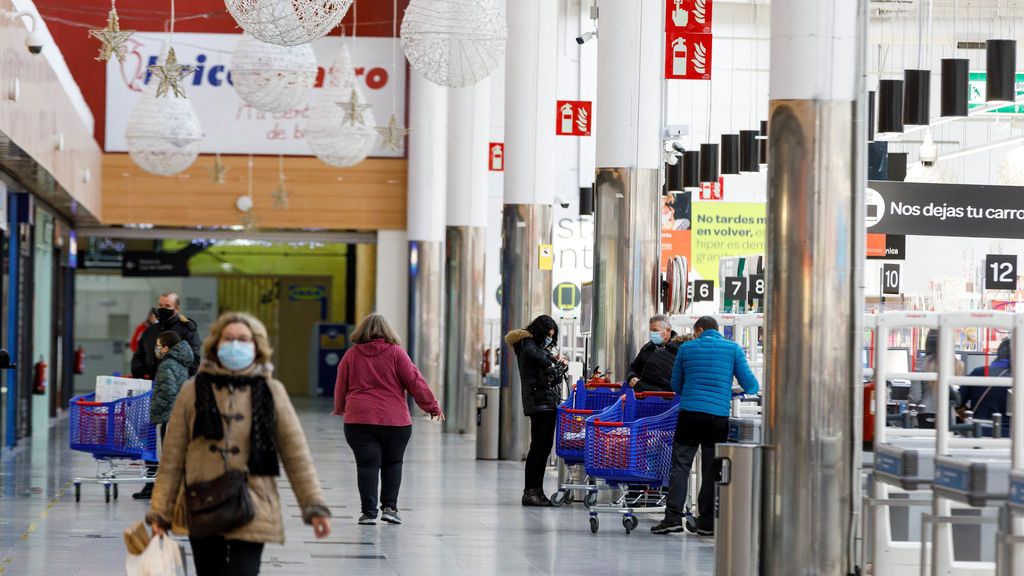 Sanidad advierte a la Junta de Castilla y León que el toque de queda no se puede adelantar a las 20.00 Sanidad advierte a la Junta de Castilla y León que el toque de queda no se puede adelantar a las 20.00
