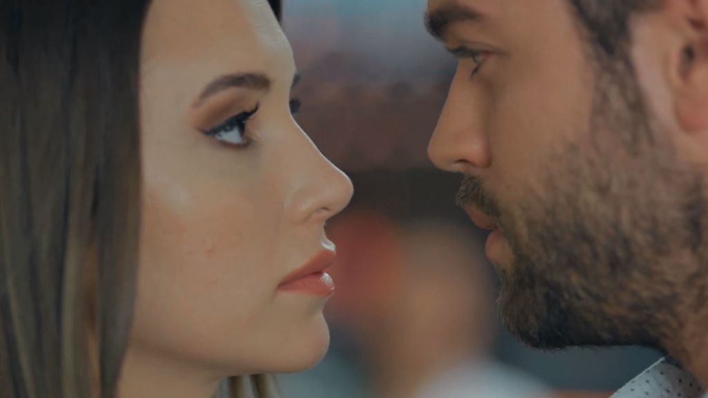 Sinan no se da por vencido con Pelin