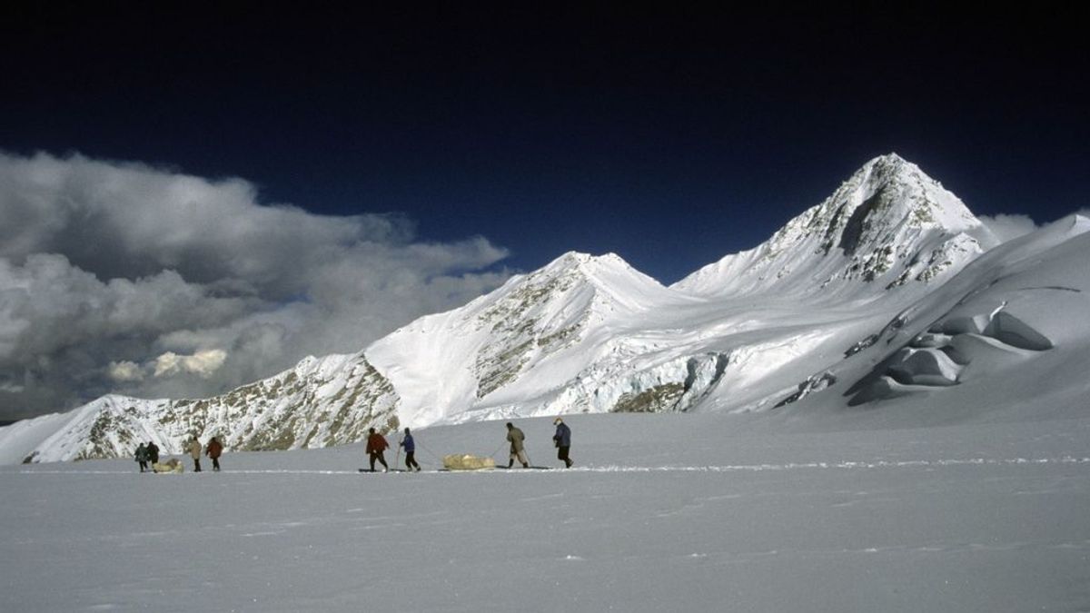 Muere el alpinista catalán Sergi Mingote muere en un accidente al escalar el K2 Muere el alpinista catalán Sergi Mingote muere en un accidente al escalar el K2