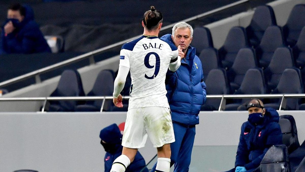 La última amenaza de Mourinho a Bale en el entrenamiento: "¿Quieres quedarte aquí?" La última amenaza de Mourinho a Bale en el entrenamiento: "¿Quieres quedarte aquí?"