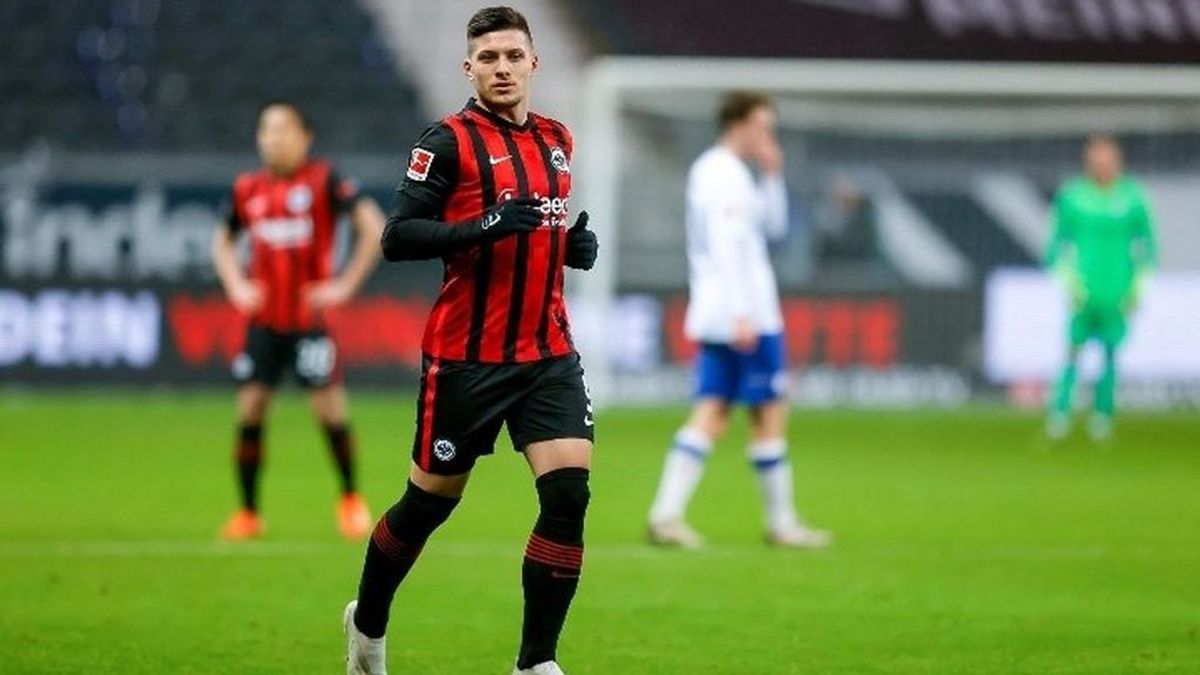 Luka Jovic hace un doblete en su primer partido con el Eintracht  después de que saliera cedido del Madrid