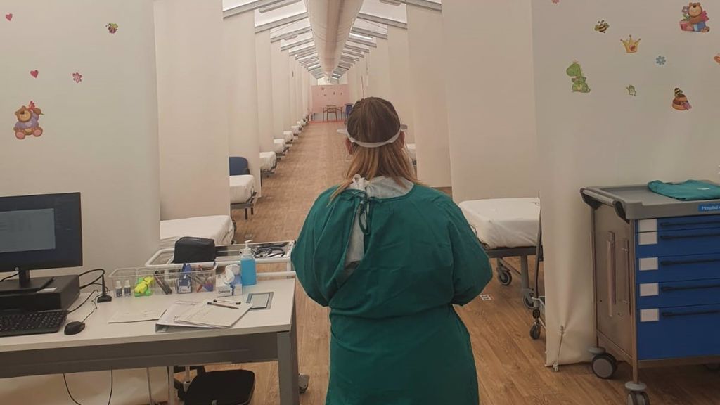 El hospital de campaña de Alicante recibe a los primeros pacientes con Covid para aliviar la presión hospitalaria El hospital de campaña de Alicante recibe a los primeros pacientes con Covid para aliviar la presión hospitalaria