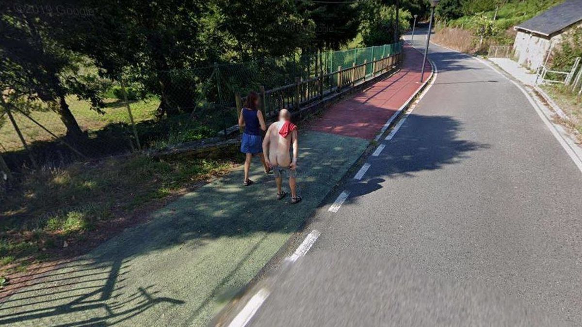 La bajada de pantalones viral de un gallego ante la cámara de Google Maps La bajada de pantalones viral de un gallego ante la cámara de Google Maps