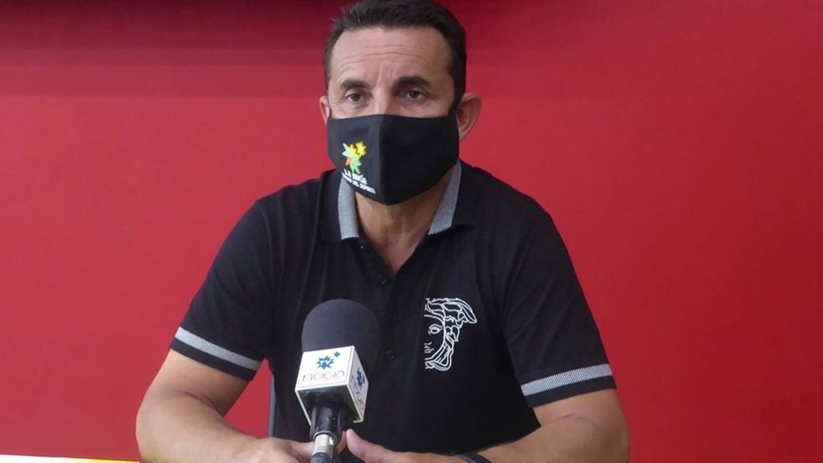 El alcalde de La Nucía, en Alicante, y su concejal de Sanidad se vacunan por "motivos sanitarios"
