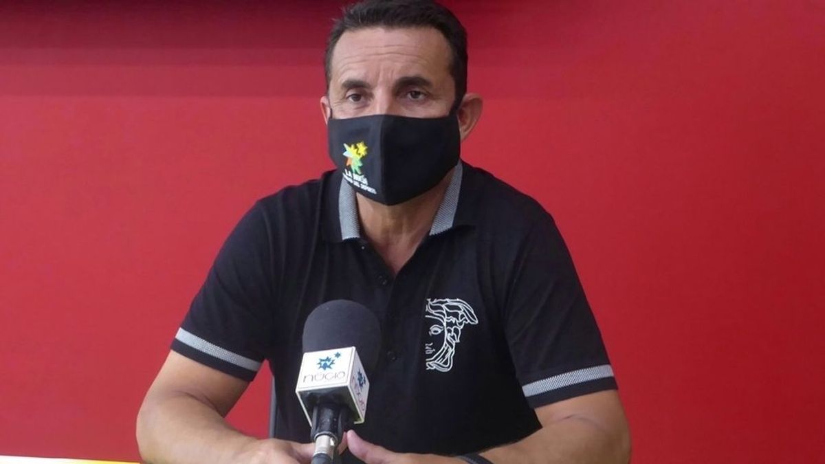 El alcalde de La Nucía, en Alicante, y su concejal de Sanidad se vacunan por "motivos sanitarios" El alcalde de La Nucía, en Alicante, y su concejal de Sanidad se vacunan por "motivos sanitarios"