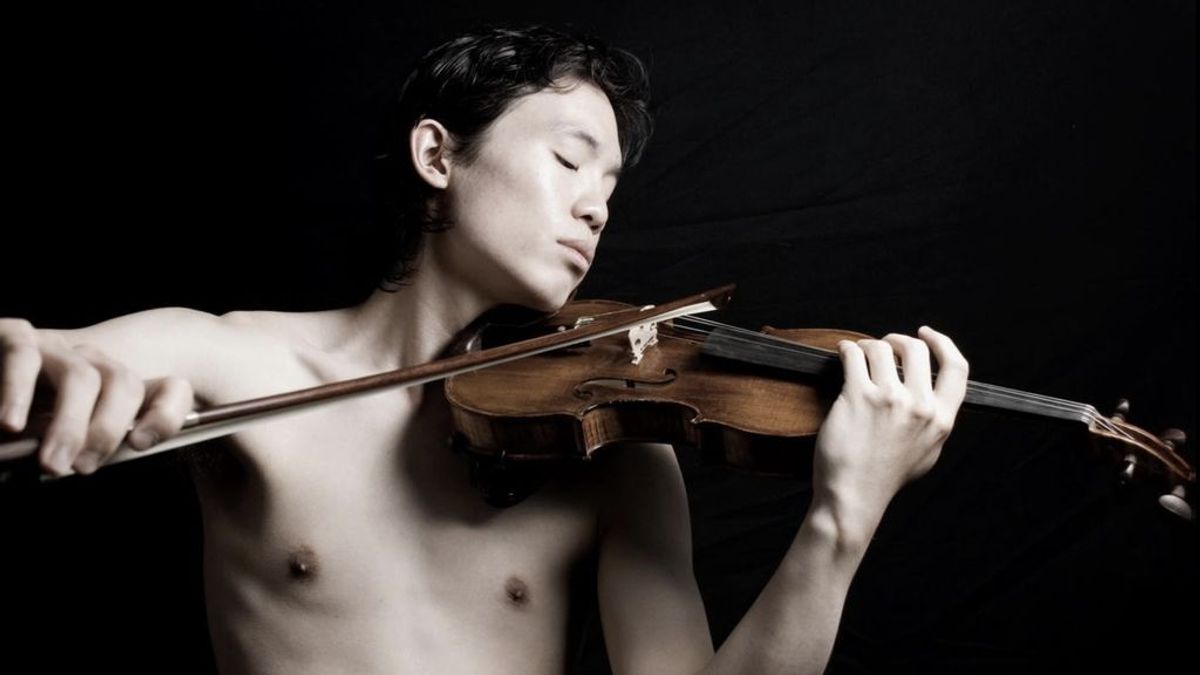 Aaron Lee, de 'Yo soy el que soy': teatro, violín y recuerdos para luchar contra la homofobia