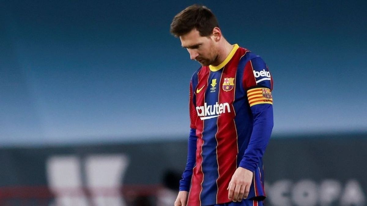 Messi, hundido por su expulsión, se disculpó ante sus compañeros tras la derrota en la Supercopa