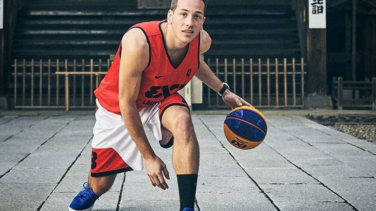 La confesión de Marco Lehmann, jugador de baloncesto, que ha conmovido al mundo: "No voy a esperar a retirarme para anunciar que soy gay" La confesión de Marco Lehmann, jugador de baloncesto, que ha conmovido al mundo: "No voy a esperar a retirarme para anunciar que soy gay"