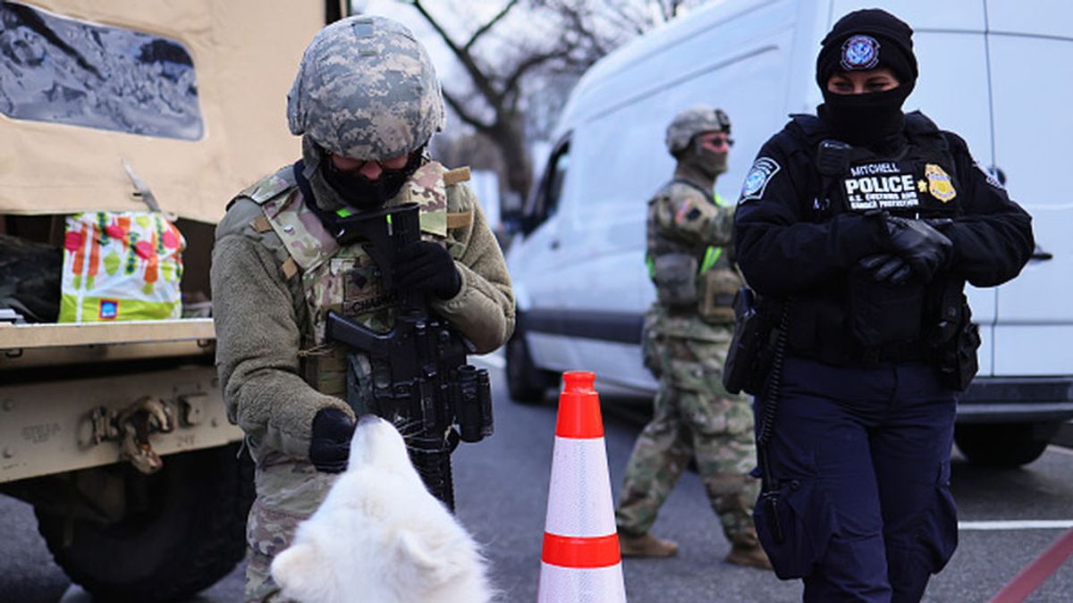 Alerta máxima en los puestos de control de la Guardia Nacional en Washington Alerta máxima en los puestos de control de la Guardia Nacional en Washington