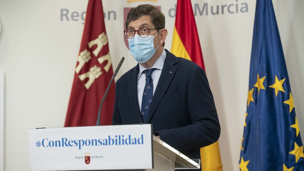 Villegas, consejero de Salud de Murcia, se vacuna de la Covid sin ser grupo prioritario Villegas, consejero de Salud de Murcia, se vacuna de la Covid sin ser grupo prioritario