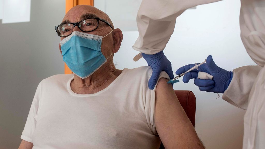 Los mayores de 80 años serán los próximos en recibir la vacuna contra el coronavirus Los mayores de 80 años serán los próximos en recibir la vacuna contra el coronavirus