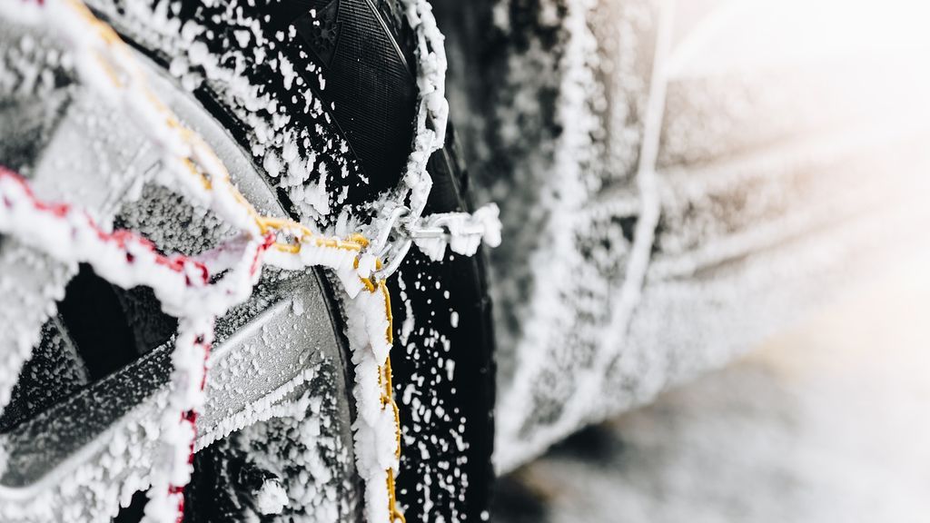 ¿Cadenas o neumáticos de invierno? En qué situaciones es mejor uno u otro