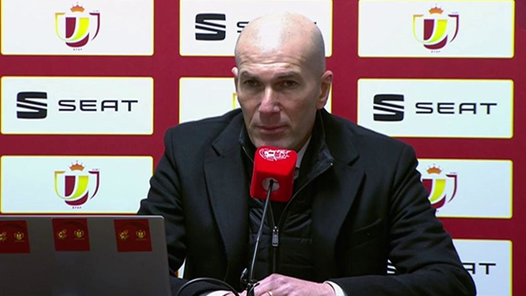 Zidane dio explicaciones en la sala de prensa.